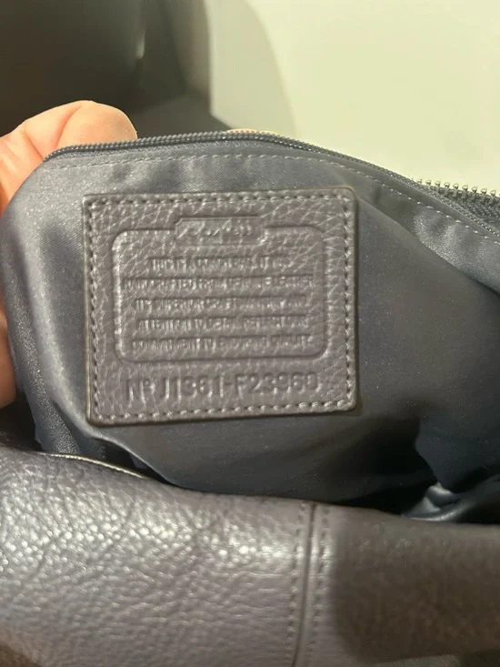 Coach Avery small hobo bag in purple pebbled leather EUC - Picture 4 of 12